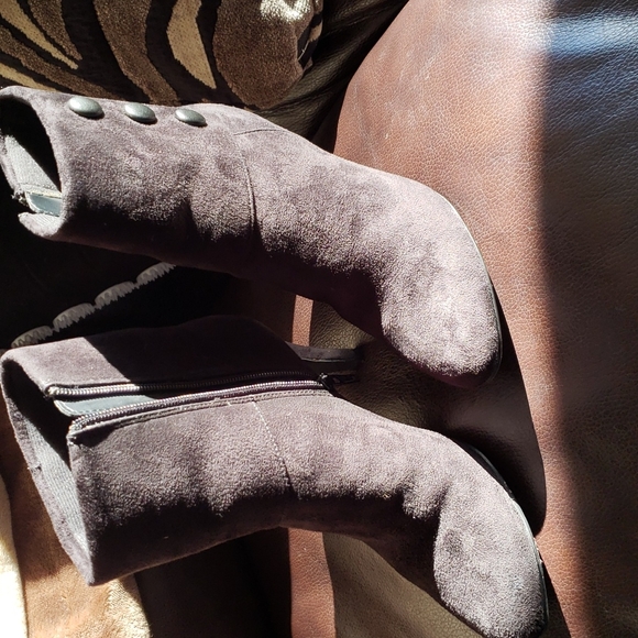 NWOT - FIONI - Heeled, Suede, black ankle boot, size 5 1/2 - Picture 7 of 10